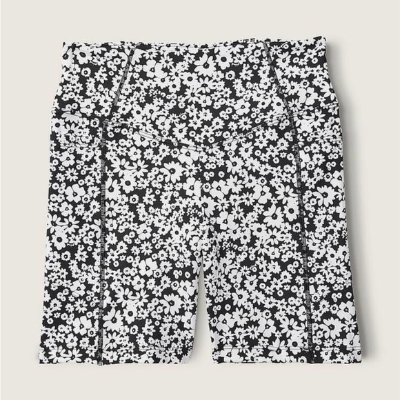 Black and White Floral Crop Top and Bike Short Set - Picture 4 of 8